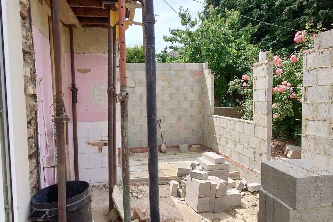 Concrete Blocks Brick Wall - Lo Adej
